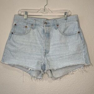 Levi’s 501 button fly cotton denim raw hem shorts high rise 32
